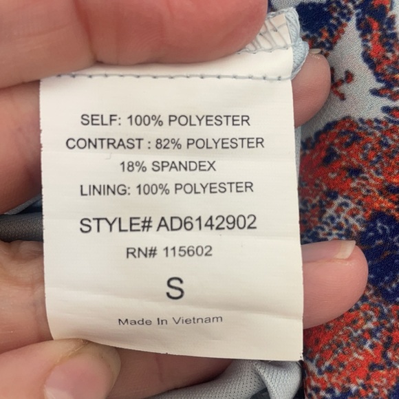 ASTR fit and flare floral mini dress. Perfect for a wedding guest! - Picture 5 of 5